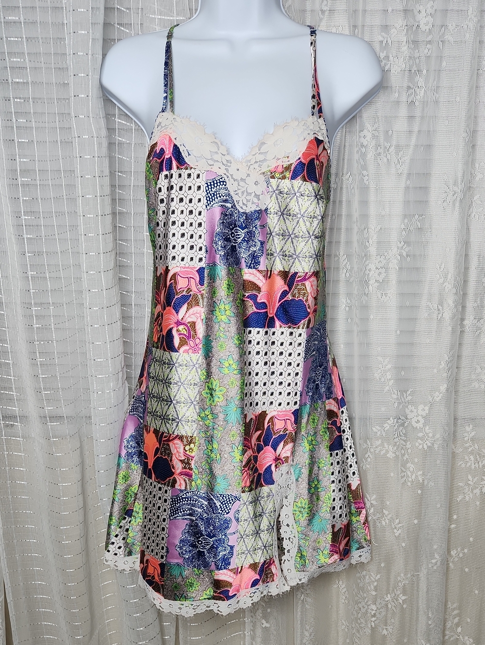 Victoria’s Secret Bali Collection Satin Silk Slip Dress Nightie Chemise SzSM